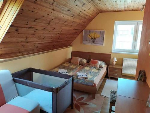 Posedenie v ubytovaní Apartmánový dom Anna