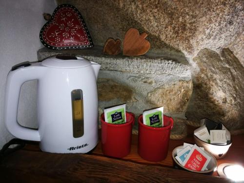 B&B Mont Marsにあるコーヒーまたはお茶