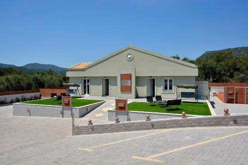 Bratou Apartments