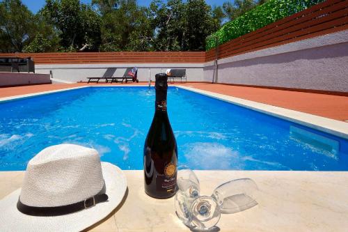 Gallery image of Bratou Apartments in Episkopianá