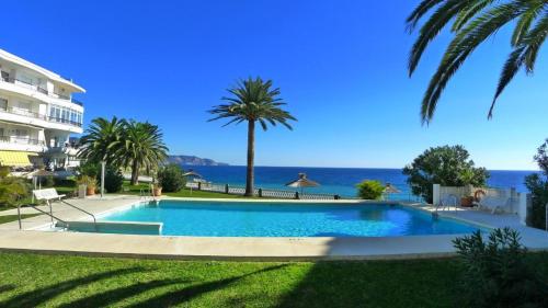 Bazén v ubytování Acapulco Playa 404 Nerja nebo v jeho okolí
