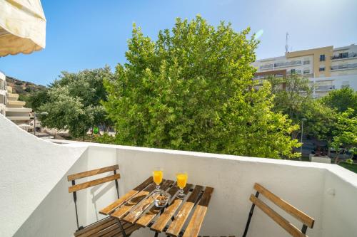 Warm Yellow Albufeira photo 2