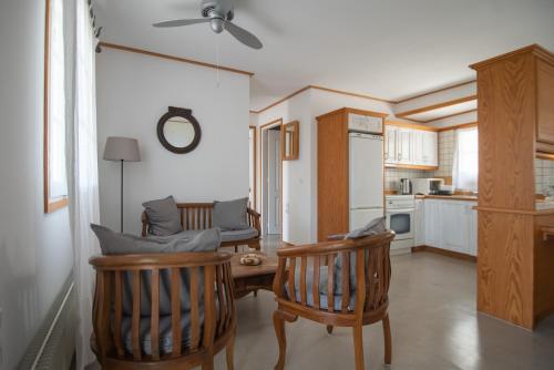Lotos Beach Homeにあるキッチンまたは簡易キッチン