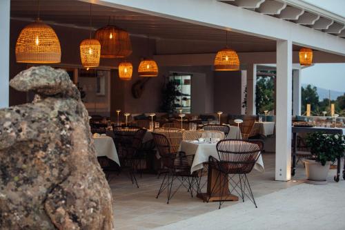 Restaurace v ubytování Su Entu Sardinian Country Club