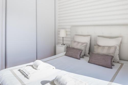 Vita Portucale ! Downtown Premium Apartment with Parking Garage