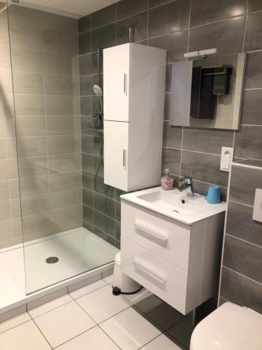 Bilik mandi di Relais d’Arbigny