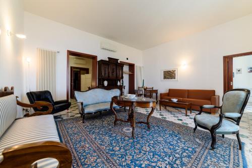 Posedenie v ubytovaní Amalfi Coast Family Luxury Suite