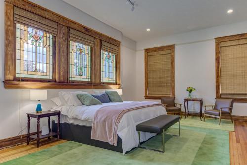 Ένα ή περισσότερα κρεβάτια σε δωμάτιο στο Oak Hall Bed and Breakfast