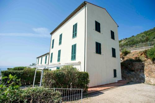 Gallery image of Residenza La Scogliera di Rio Albano in Rio Marina
