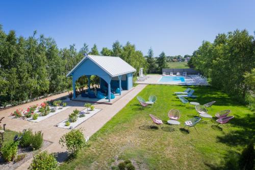 สระว่ายน้ำที่อยู่ใกล้ ๆ หรือใน Domki Łeba, Apartamenty Łeba - Polanki23 - basen, sauna, kino