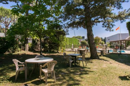 Zahrada ubytování ibis Avignon Sud