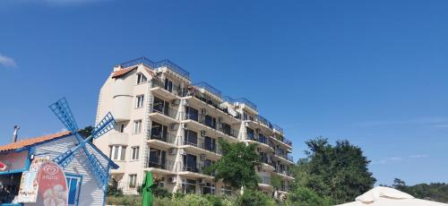 Вила Лазурен бряг