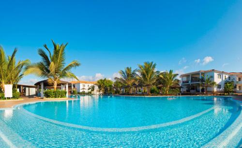 Melia Tortuga Beach - All Inclusiveの敷地内または近くにあるプール