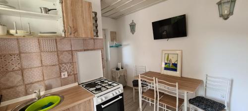 Dapur atau dapur kecil di Life takes us to unexpected places