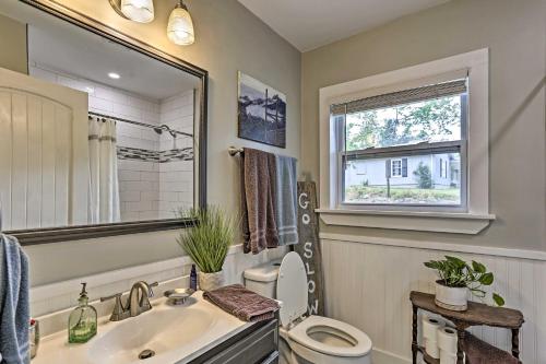 Bathroom sa Family-Friendly Escape about 6 Mi to City Center!