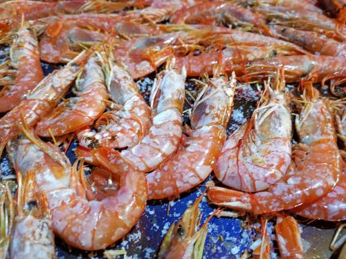 a bunch of lobsters sitting on a table at Casona Granado in El Pilar y Provincias