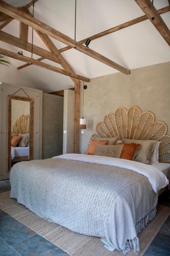 Ένα ή περισσότερα κρεβάτια σε δωμάτιο στο LODGE & LOFT
