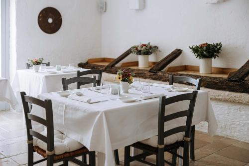 Ein Sitzbereich in der Unterkunft Masseria Garrappa