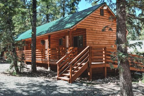 Gallery image of Pinewoods Resort and RV Park in Duck Creek Village