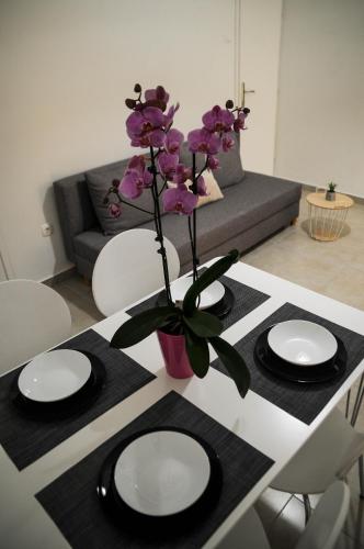 Apartman Gulliver in the center, 10 meters from the sea with private parking in natural shade