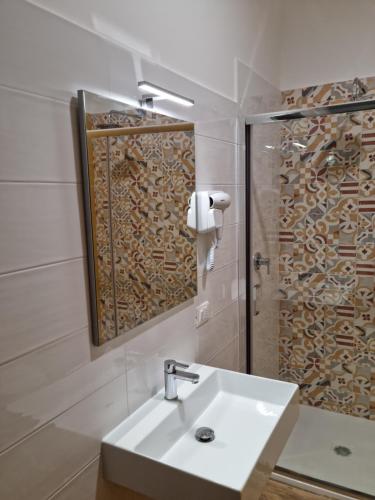 A bathroom at Qvattro stagioni panoramic suites
