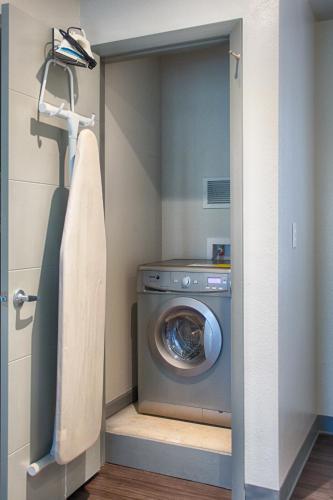 Galeriebild der Unterkunft Z Loft Extended Stay Hotel in Saint Robert
