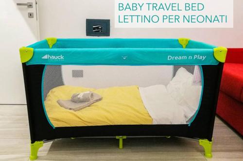 Ένα ή περισσότερα κρεβάτια σε δωμάτιο στο Elegant apartment in Inner City at Vatican - NETFLIX and Optical fiber