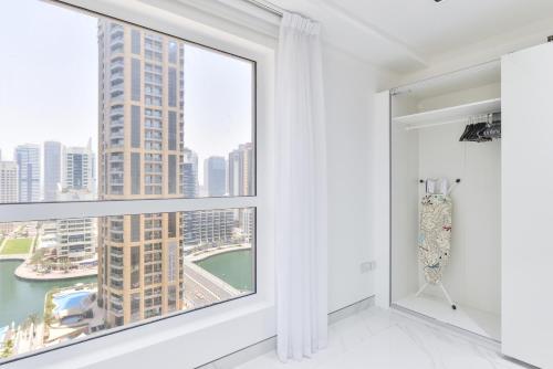 Fotografie z fotogalerie ubytování Waterfront Luxury 3BR with maids room in JBR, Dubai v Dubaji