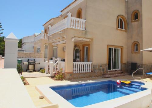 Villa TORRENUEVA , San Miguel de Salinas ... - Booking.com