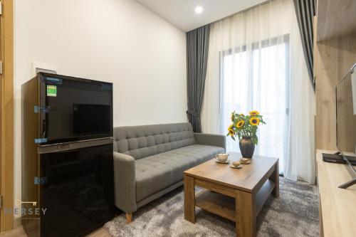 Mersey Central Hanoi Apart'Hotelにあるテレビまたはエンターテインメントセンター