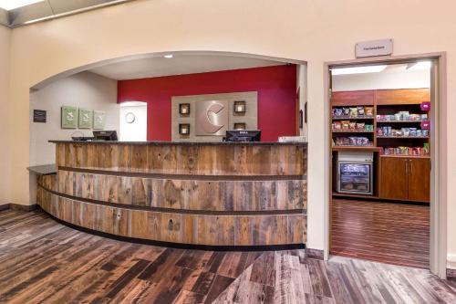 Comfort Suites Burlington – Photos 2