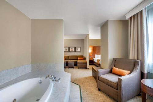 Χώρος καθιστικού στο Comfort Suites Burlington