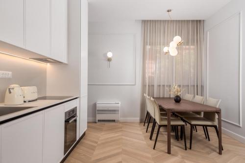 Η κουζίνα ή μικρή κουζίνα στο Plaza Apartments