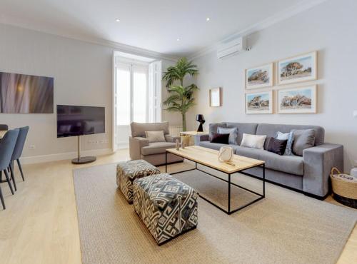 LA LATINA IV, Madrid – Updated 2022 Prices