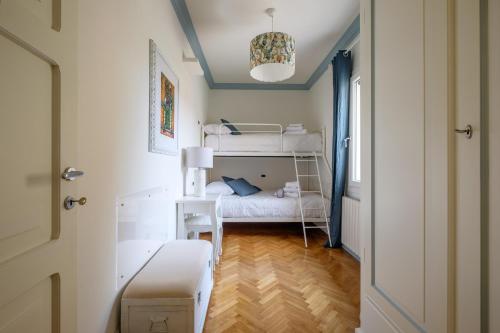 Case di Zenzero Via Portone tesisinde bir ranza yatağı veya ranza yatakları