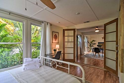 Gallery image of Cozy Jungle Escape Less Than 1 Mi to Gulfport Beach! in St. Petersburg
