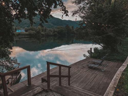 Photo de la galerie de l'établissement Holiday home Green coast, à Bosanska Krupa