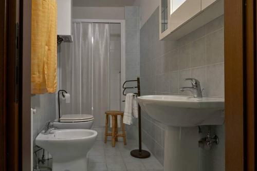 Ένα μπάνιο στο La Casa di Gloria - Residence affitta camere