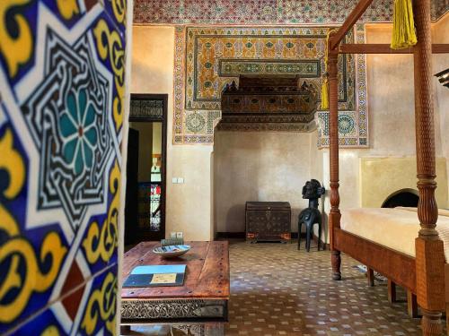 Coin salon dans l'établissement Riad Bamileke