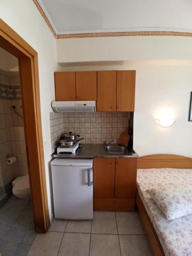 Gallery image of Villa Cosmos Inn in Olympiaki Akti