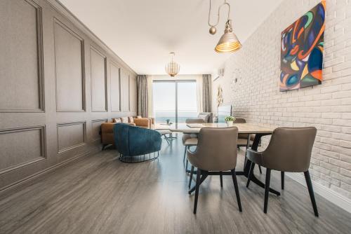 バールにあるDollaku Apartmentsのギャラリーの写真