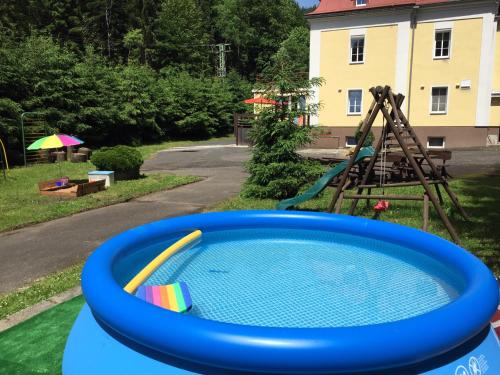 Kawasan permainan kanak-kanak di Horská Chata Pod Lanovkou