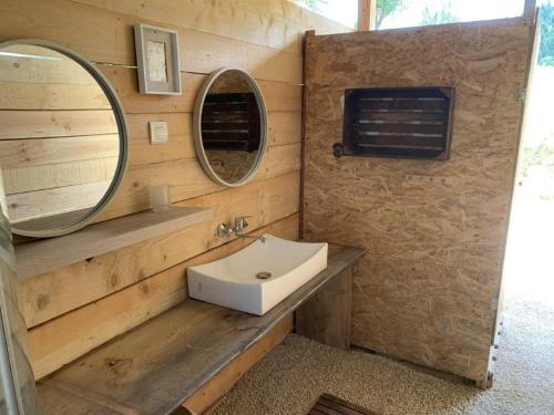Koupelna v ubytování Hillside Bio Glamping