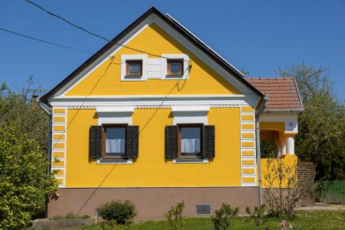 Gallery image of Tulipán Vendégház Kercaszomor in Kercaszomor