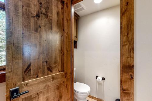 Custom Casa on the Creek – Photos 3