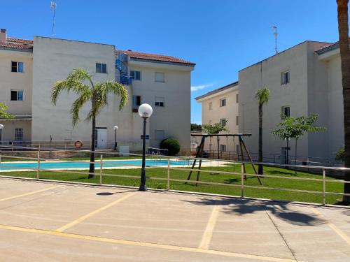 MERIDA. APARTAMENTO CON PISCINA DELANTE DEL MAR, Alcanar ...
