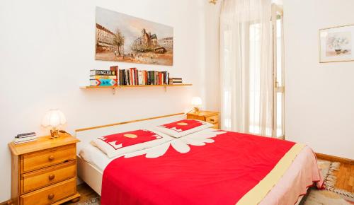 Tempat tidur dalam kamar di Apartment Hidden Paradise Bačvice