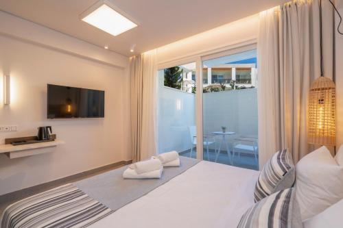 Katil atau katil-katil dalam bilik di Mirablue Luxury Residences