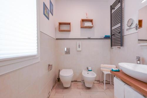 Ένα μπάνιο στο Bardilio Luxury Rooms
