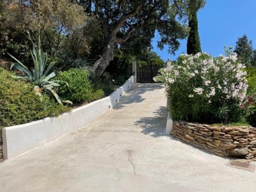 Gallery image of Petit coin de paradis in Rayol-Canadel-sur-Mer
